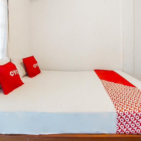 Oyo 93359 Kawi Homestay Прая Екстериор снимка