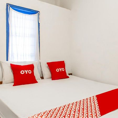 Oyo 93359 Kawi Homestay Прая Екстериор снимка